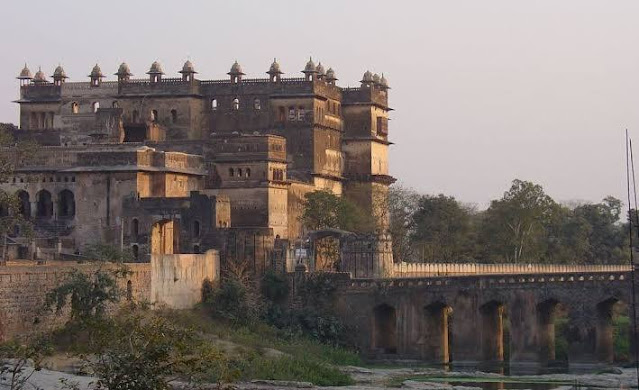 इतिहास को खुद में समेटे हुए मध्य प्रदेश के 17 किले 17 Orchha fort