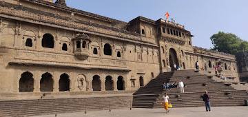 इतिहास को खुद में समेटे हुए मध्य प्रदेश के 17 किले 16 ahilya fort