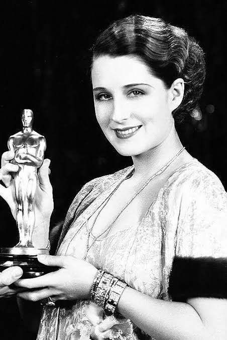 जानिए ओस्कार पुरस्कार (Oscar Award) क्या है? 1 normasheares takenoscaraward7131030980396621822