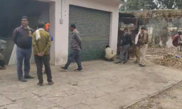 MP: डबरा की शुगर मिल पर प्रशासन ने की तालाबंदी MP डबरा की शुगर मिल पर प्रशासन ने की तालाबंदी