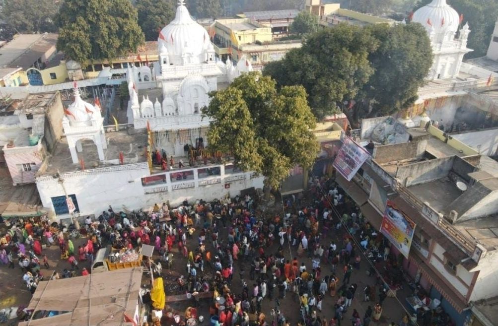 Damoh: स्वयं-भू जागेश्वर शिवलिंग के पूजनार्चन के लिये उमडेगी बांदकपुर में भीड, शिवालयों में श्रावण मास के चलते होगा विशेष पूजन 1 image editor output image 724472881 17215001491307238367704201507375