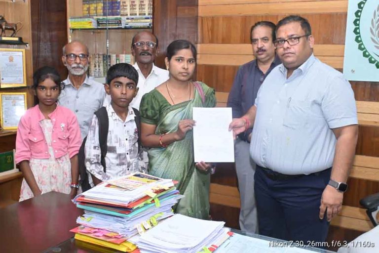 छत्तीसगढ़-मुख्यमंत्री विष्णु देव साय की पहल पर 2 लोगों को मिली अनुकंपा नियुक्ति