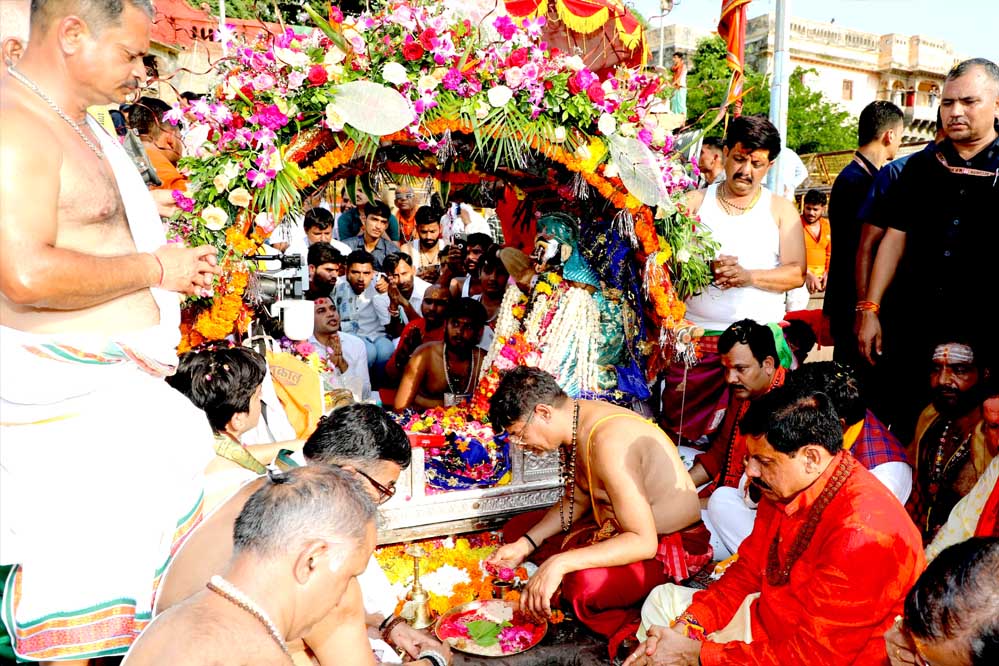 भव्यता, दिव्यता और आस्था का अनूठा संगम बनी बाबा महाकाल की सवारी 1 20A 6