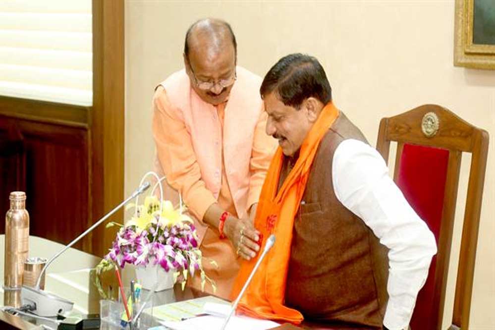 अनूपपुर जिले के समग्र विकास से जुड़ी घोषणाओं के लिये कुटीर एवं ग्रामोद्योग राज्यमंत्री जायसवाल ने मुख्यमंत्री डॉ. यादव का माना आभार 1 21A 1