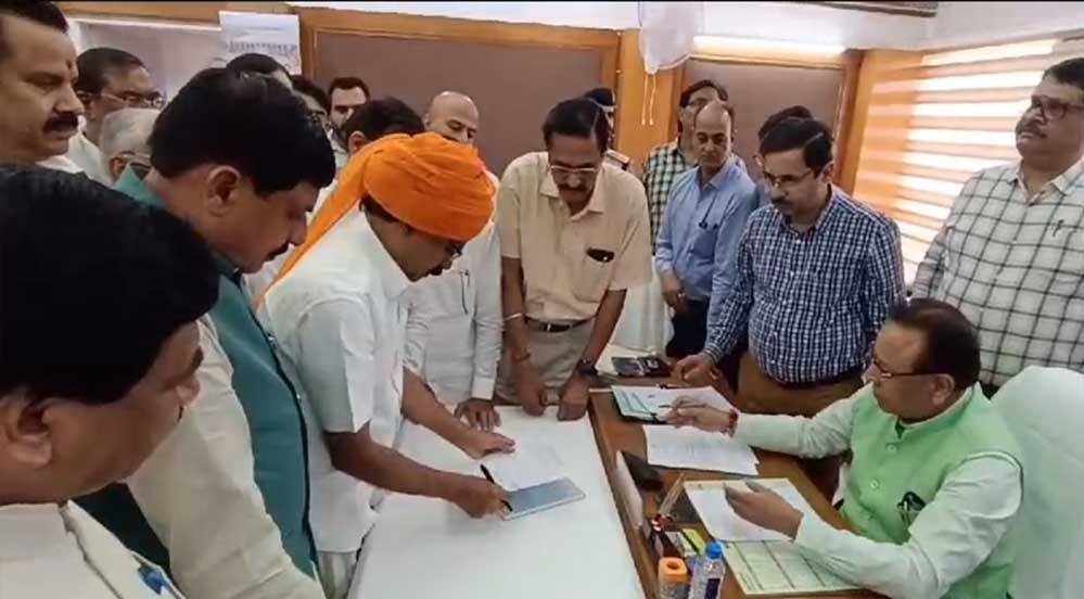 राज्यसभा उम्मीदवार जॉर्ज कुरियन ने किया नॉमिनेशन, CM मोहन समेत 30 विधायक बने प्रस्तावक 1 21A 73