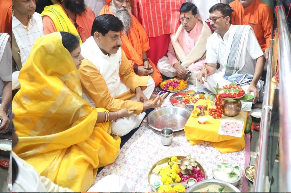 भगवान श्रीकृष्ण की मुख्यमंत्री डॉ.यादव ने सांदीपनी आश्रम में की सपत्निक पूजा-अर्चना 1 27 6