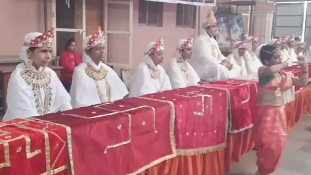 एक परिवार के छह लोगों ने ली दीक्षा, जैन समाज के लोगों ने स्वागत किया 1 28A 43