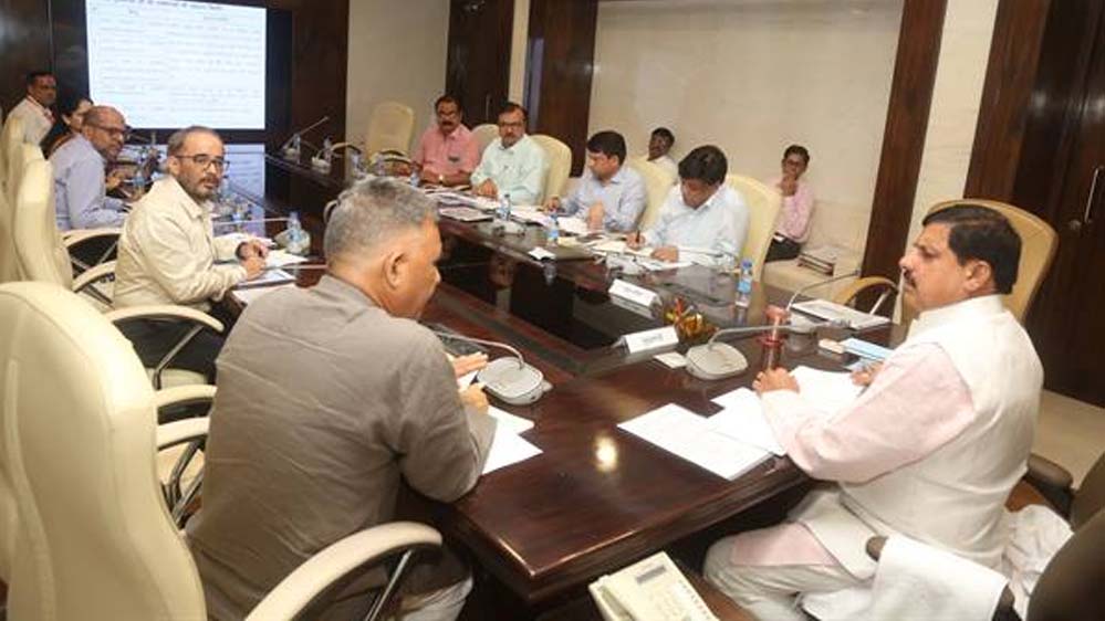 मुख्यमंत्री ने की आयुष विभाग की समीक्षा, खजुराहो में योग संस्थान की स्थापना के प्रयास जारी 1 28A 5 1