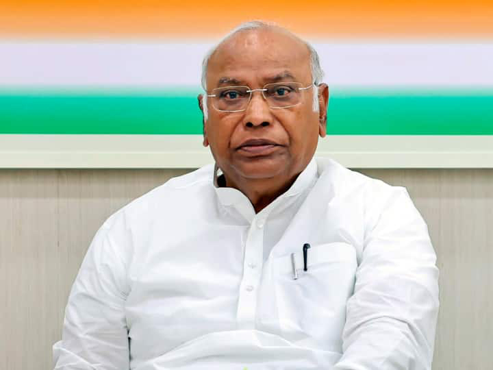 MP: एक्जिट पोल को लेकर कांग्रेस अलर्ट, राष्ट्रीय अध्यक्ष खड़गे ने वीडियो कॉन्फ्रेंसिंग के जरिए की चर्चा MP एक्जिट पोल को लेकर कांग्रेस अलर्ट राष्ट्रीय अध्यक्ष खड़गे