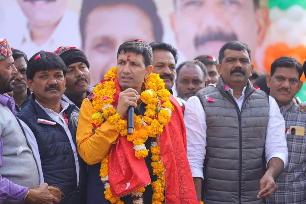 MP: जीतू पटवारी ने आज प्रदेश कांग्रेस मुख्यालय पहुंचकर किया पदभार ग्रहण, उमंग सिंगार और हेमंत कटारे रहे मौजूद MP जीतू पटवारी ने आज प्रदेश कांग्रेस मुख्यालय पहुंचकर किया