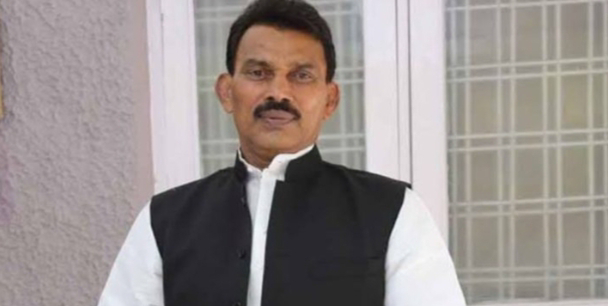 MP: मंत्री जी अपनी जमीन तीन गुना भाव पर बेच दें, तो हम रेलवे को जमीन देने तैयार… अधिग्रहण मामले पर भड़के किसान… MP मंत्री जी अपनी जमीन तीन गुना भाव पर बेच