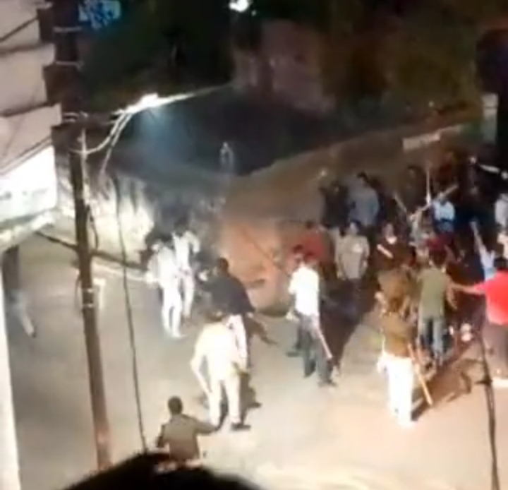 MP: सागर की रहली विधानसभा में बवाल, गाड़ियों में तोड़फोड़, कांग्रेस प्रत्याशी का आरोप-हम लोगों को मारने आए थे… MP सागर की रहली विधानसभा में बवाल गाड़ियों में तोड़फोड़