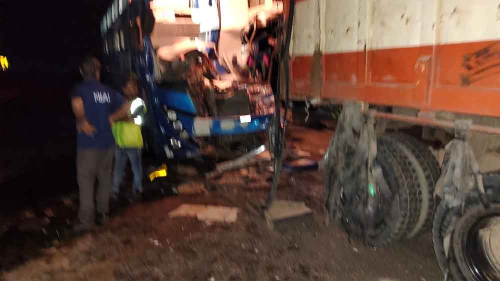 राजस्थान-भीलवाड़ा में गौवंश को बचाने में 55 यात्रियों से भरी बस और ट्रेलर भिड़ा 1 Rajasthan 01 2 23