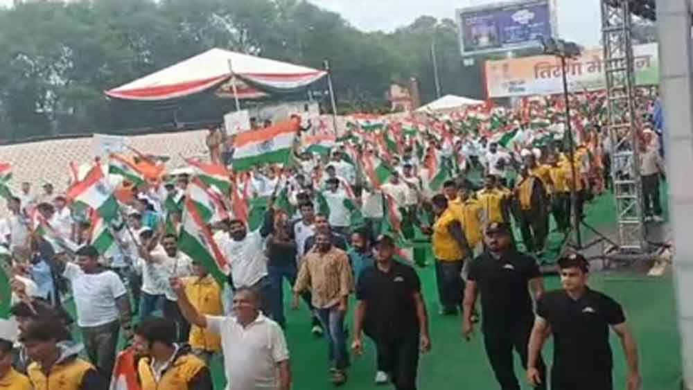 राजस्थान-जयपुर में हर घर तिरंगा अभियान में तिरंगा लेकर दौड़े मुख्यमंत्री 1 Rajasthan 05 2 10