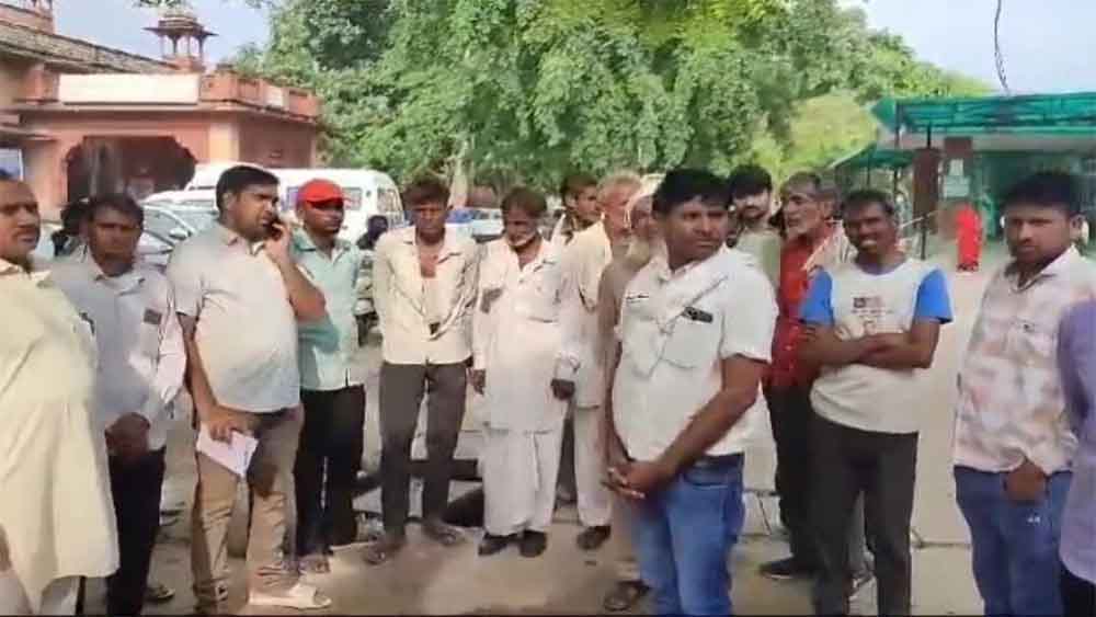 राजस्थान-अलवर में सब्जी से भरी पिकअप की टक्कर से बाइक सवार की मौत 1 Rajasthan 09 2 22