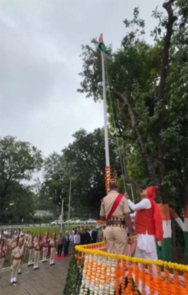 cm mohan 3