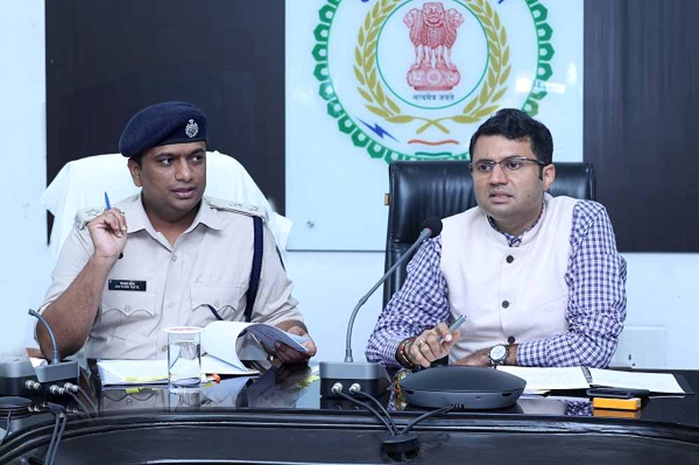 कलेक्टर बोले- किराएदारों के सत्यापन के लिए चलाएं अभियान