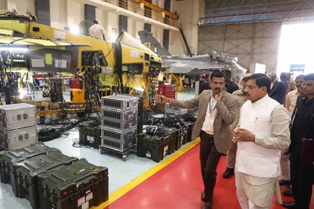 मुख्यमंत्री डॉ. यादव ने तेजस में बैठकर खुद को गौरवान्वित महसूस किया 1 tejas