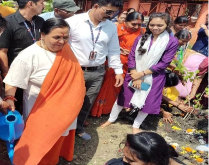 जन आशीर्वाद यात्रा में नहीं बुलाने पर उमा भारती नाराज..कहा-निमंत्रण की औपचारिकता तो निभाते, सिंधिया ने आपकी सरकार बनाई, मैंने भी सरकार बनाकर दी जन आशीर्वाद यात्रा में नहीं बुलाने पर उमा भारती नाराजकहा निमंत्रण