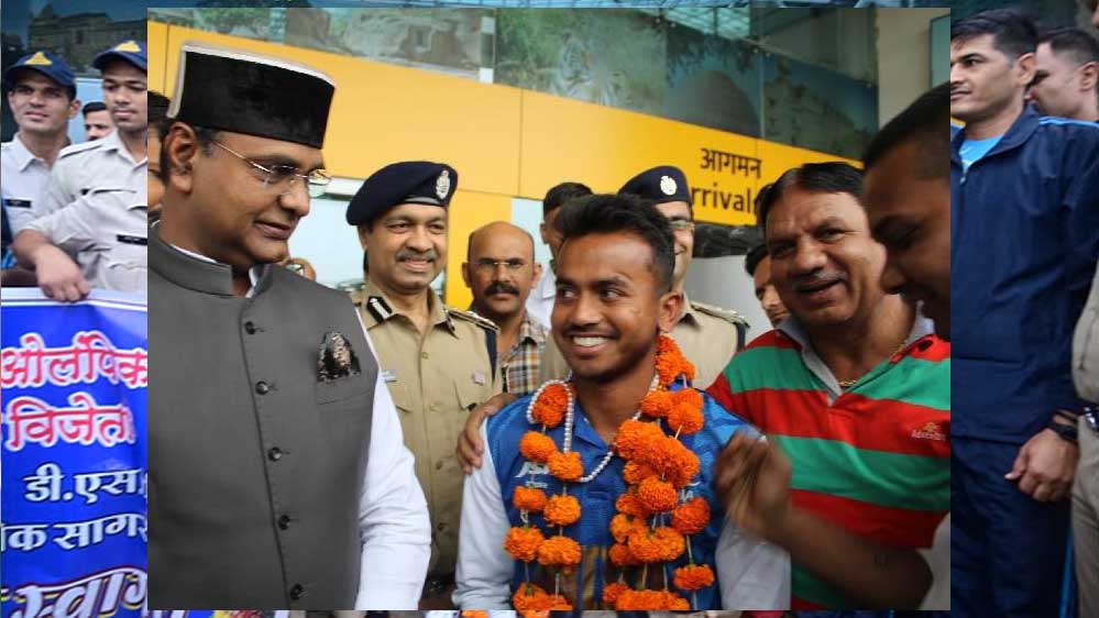 विवेक सागर बोले-सेमीफाइनल की रात नहीं आई नींद, ओलिंपिक विजेता का भोपाल में स्वागत विवेक सागर बोले-सेमीफाइनल की रात नहीं आई नींद, ओलिंपिक विजेता का भोपाल में स्वागत