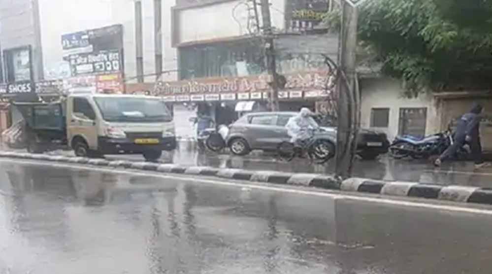 जशपुर में तेज बारिश से पंडरसिल्ली, दबदरा, तालसिली सहित दर्जनों गांव का संपर्क टूट गया, दी-नाले उफान पर 1 26A 57