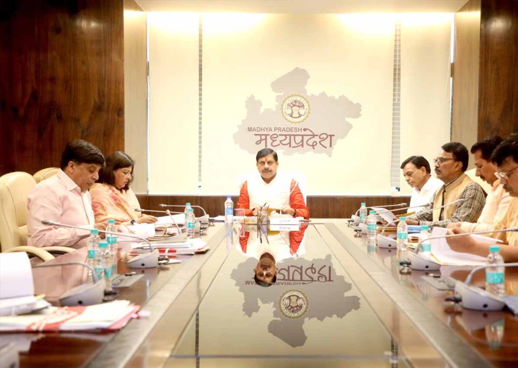 इंदौर-मनमाड़ रेल लाइन खोलेगी समृद्धि के द्वार- मुख्यमंत्री डॉ. यादव इंदौर-मनमाड़ रेल लाइन खोलेगी समृद्धि के द्वार- मुख्यमंत्री डॉ. यादव
