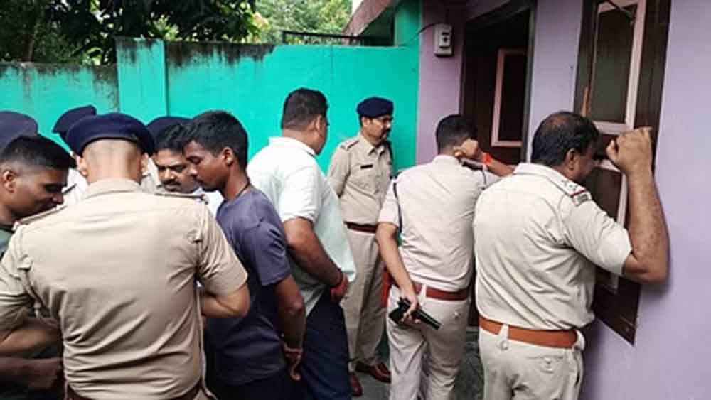 बिहार-पूर्णिया में पूर्व मुख्यमंत्री की पोती को पति ने बनाया बंधक 1 Bihar 05 2 13