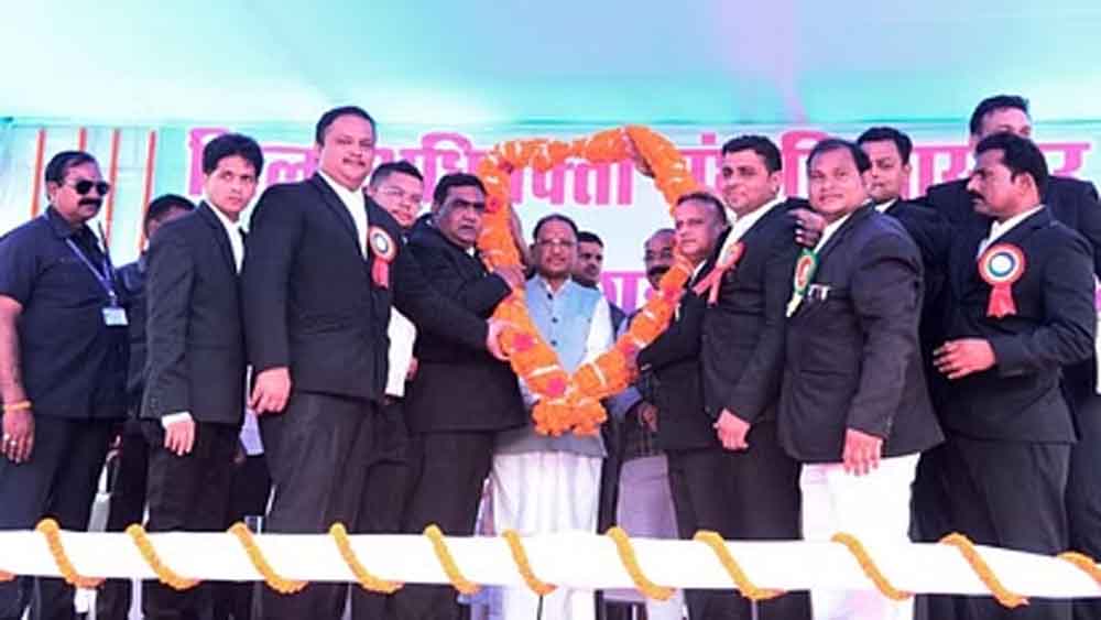 छत्तीसगढ़-बिलासपुर अधिवक्ता संघ के शपथ ग्रहण समारोह में शामिल हुए सीएम साय 1 Chhattisgarh 08 2 3