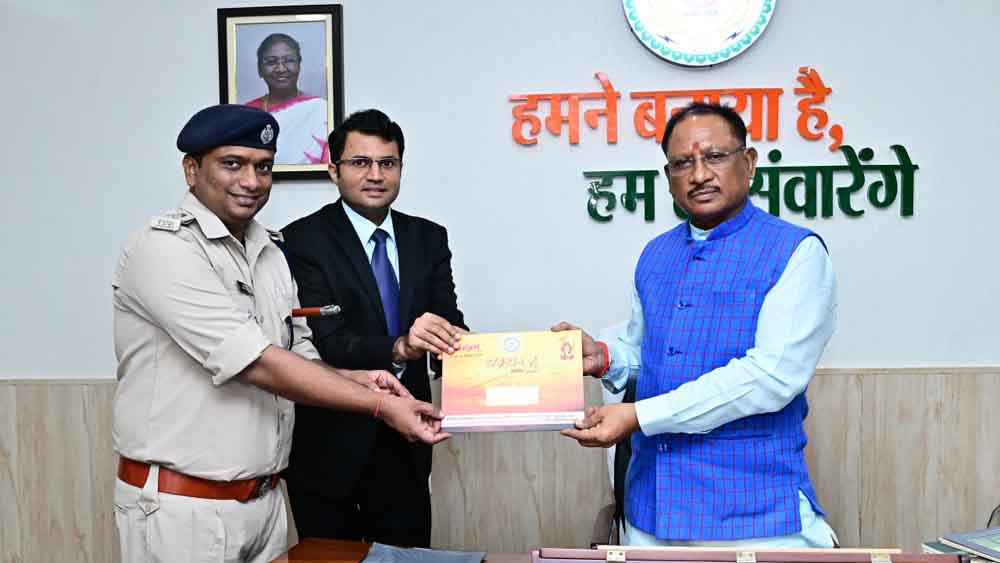 छत्तीसगढ़ में 39 वें चक्रधर समारोह का मुख्यमंत्री श्री विष्णु देव साय को दिया आमंत्रण 1 Chhattisgarh 11 2