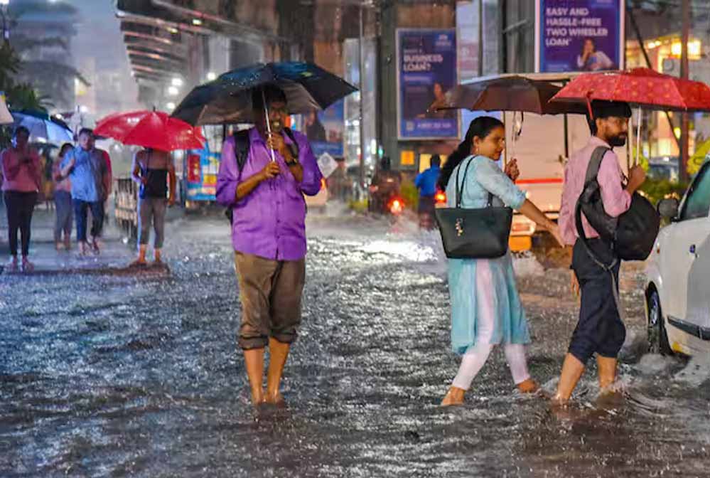 राजस्व-आपदा प्रबंधन विभाग से प्राप्त आकड़ों के अनुसार राज्य में 1134.9 मिमी औसत वर्षा दर्ज 1 rain A 36 6 5