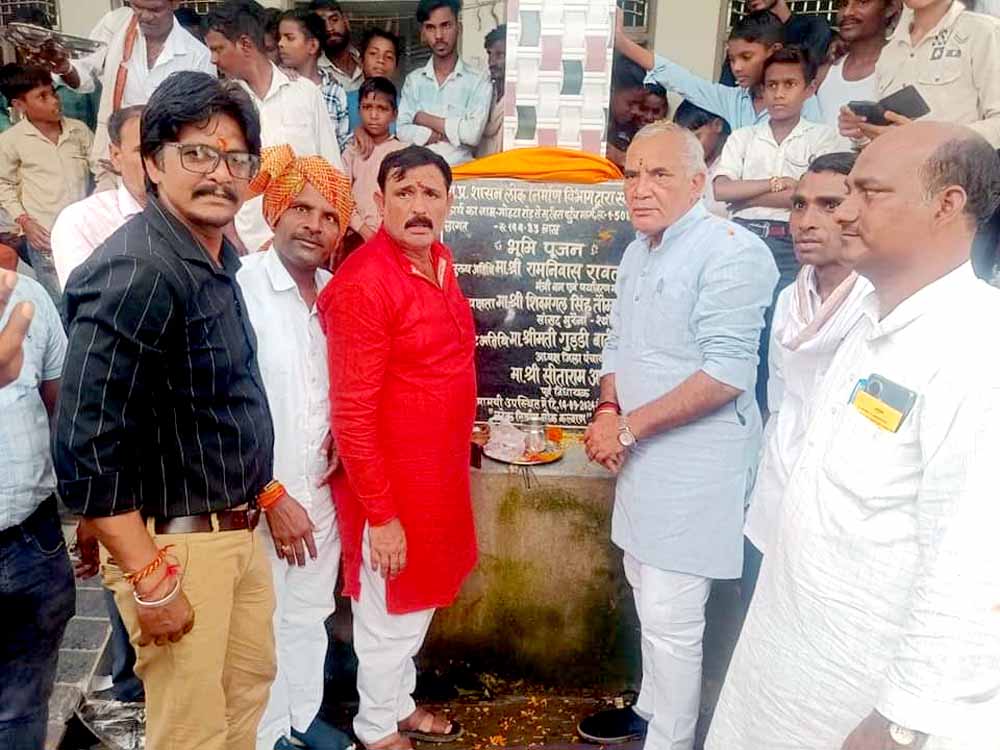 विजयपुर क्षेत्र में 5 सड़कों का किया भूमि-पूजन, क्षेत्र के विकास के लिये सदैव तत्पर रहा हूँ, कोई कसर नहीं छोड़ेंगे : वन मंत्री श्री रावत 1 rawat