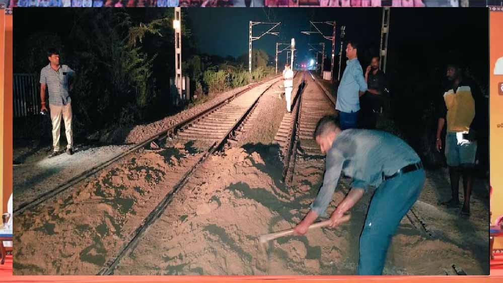 रायबरेली में ड्राइवर की सतर्कता से टला बड़ा रेल हादसा, पटरी न देख चालक ने रोकी ट्रेन, बालू के ढेर से ढंक गया था ट्रैक 1 7A 6 1