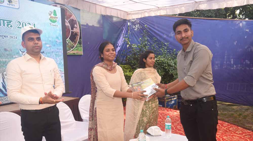 कान्हा टाइगर रिजर्व में वन्य जीव आयोजन का समापन 1 8A 80