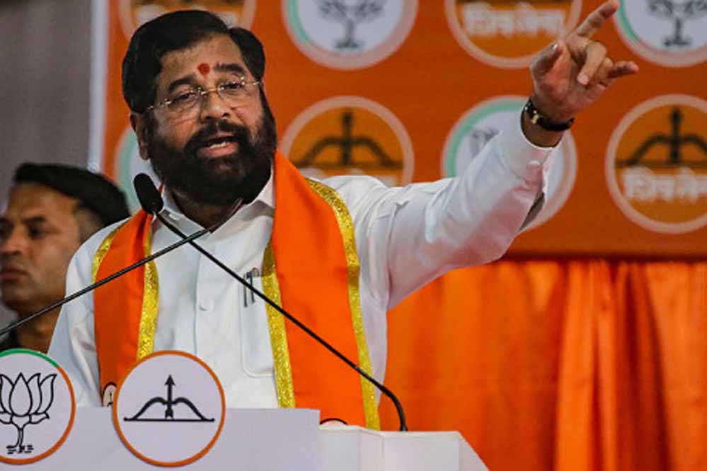 महाराष्ट्र में भाजपा का 'घर-घर संविधान'अभियान, विपक्ष के संविधान बदलने वाले नैरेटिव की काट की 1 Eknath Shinde 100 4