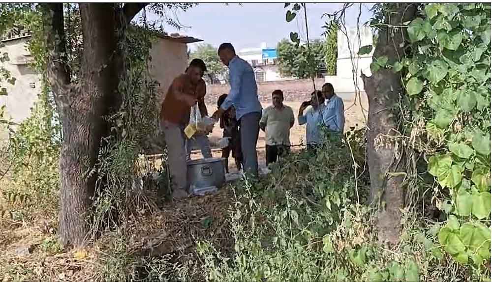 राजस्थान-अलवर में खाद्य सुरक्षा दल ने किया नकली व मिलावटी कलाकंद जब्त 1 Rajasthan 05 2 14