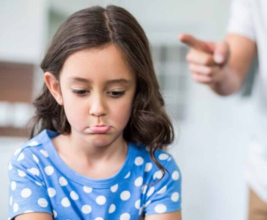 ऐसे सुधारे बच्चों के जिद्दी स्वभाव को 1 baby