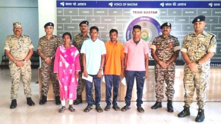 छत्तीसगढ़-जगदलपुर में झीरम घाटी हमले के दरभा डिवीजन के नक्सलियों का आत्मसमर्पण