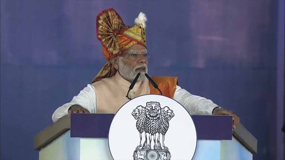 प्रधानमंत्री नरेंद्र मोदी ने ठाणे में एक जनसभा को संबोधित करते हुए कहा- अगर हम बंटेंगे तो बांटने वाले महफिल सजाएंगे 1 modi1 1