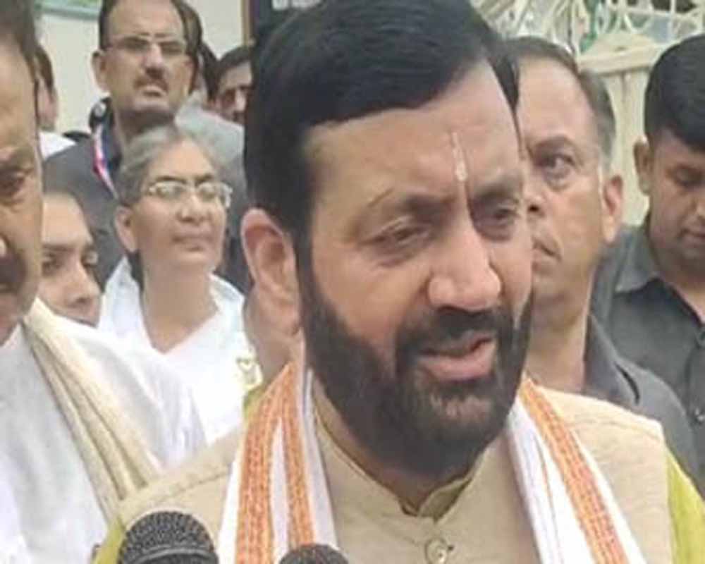 नायब सिंह सैनी ने राज्यपाल के समक्ष किया सरकार बनाने का दावा, सौंपी विधायकों की सूची 1 nayab1 1