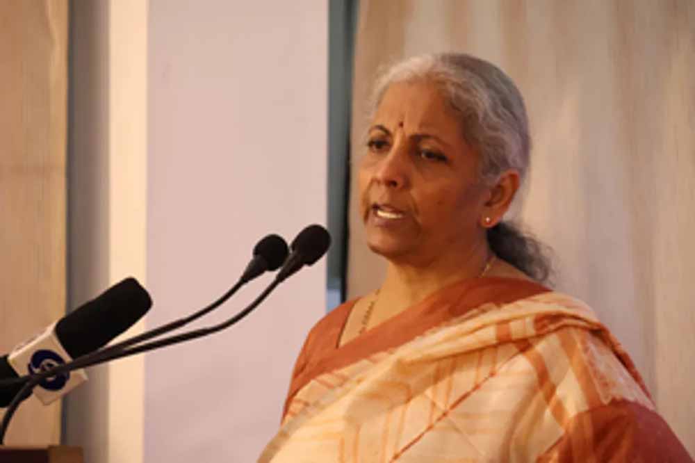 छोटे शहरों और कस्बों में ऋण-संचालित खपत में जबरदस्त वृद्धि की सराहना करते हुए इसे एक ‘क्रांतिकारी बदलाव’ बताया: वित्त मंत्री 1 nirmila1