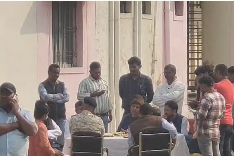 मऊगंज मेंअतिक्रमण को लेकर विवाद, पथराव में 5 लोग घायल, BJP विधायक गिरफ्तार 1 20A 51 1