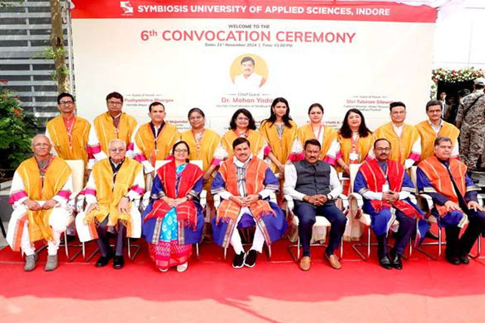 आज किताबी ज्ञान भले ही पूरा हुआ हो परंतु दीक्षांत के बाद स्वाध्याय, मनन और चिंतन सतत् जारी रहना चाहिए: CM यादव 1 21A 101