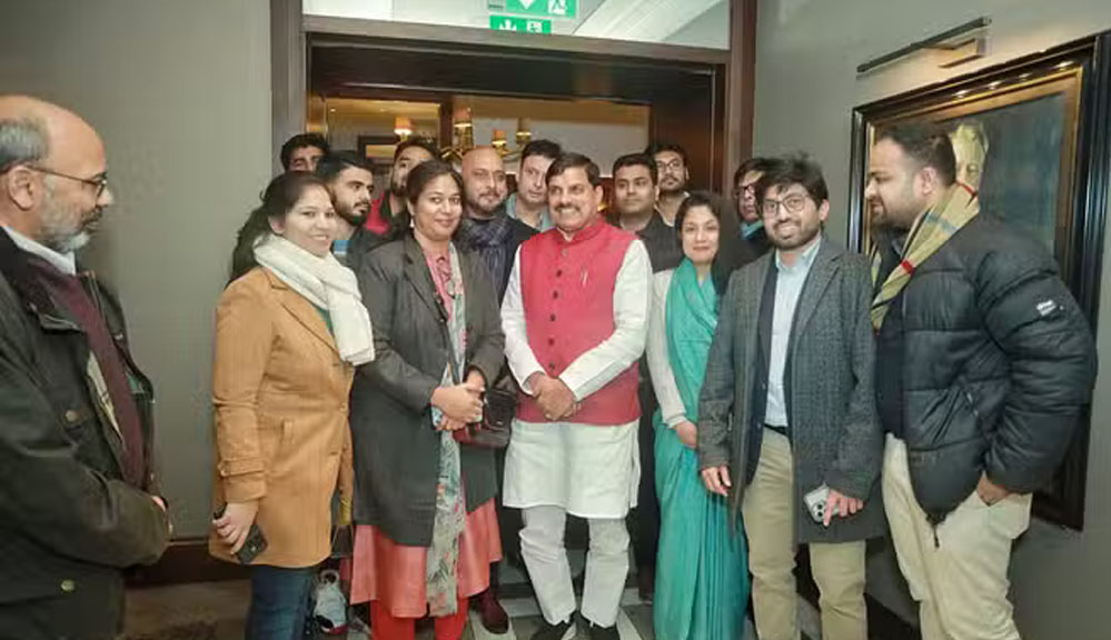 CM डॉ. मोहन यादव लंदन पहुंचे, प्रवासी भारतीयों ने गर्मजोशी से किया स्वागत 1 25A 41