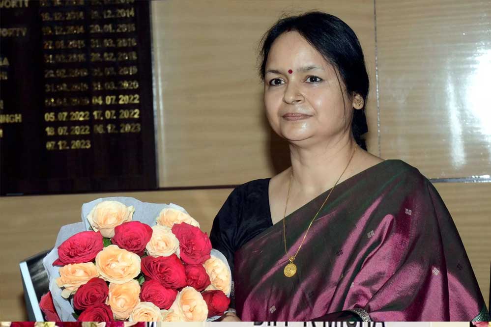 वरिष्ठ नौकरशाह अलका तिवारी ने झारखंड के नए मुख्य सचिव का पदभार संभाला 1 2A 83