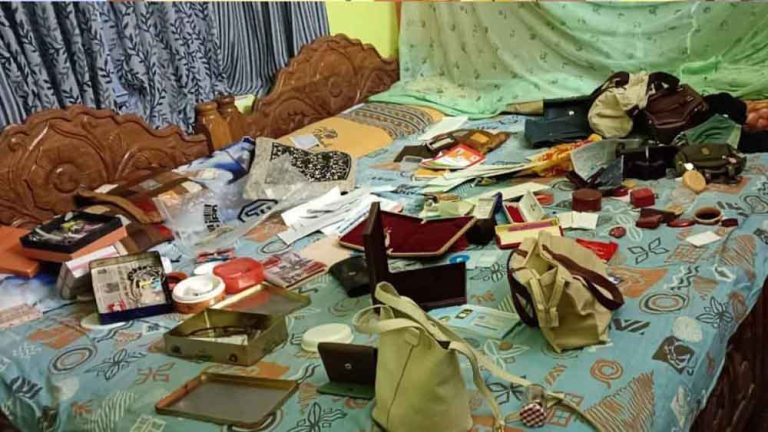 छत्तीसगढ़-रायपुर में बिजली कर्मचारी के घर इज अंधेरे का फायदा उठाकर चोरी