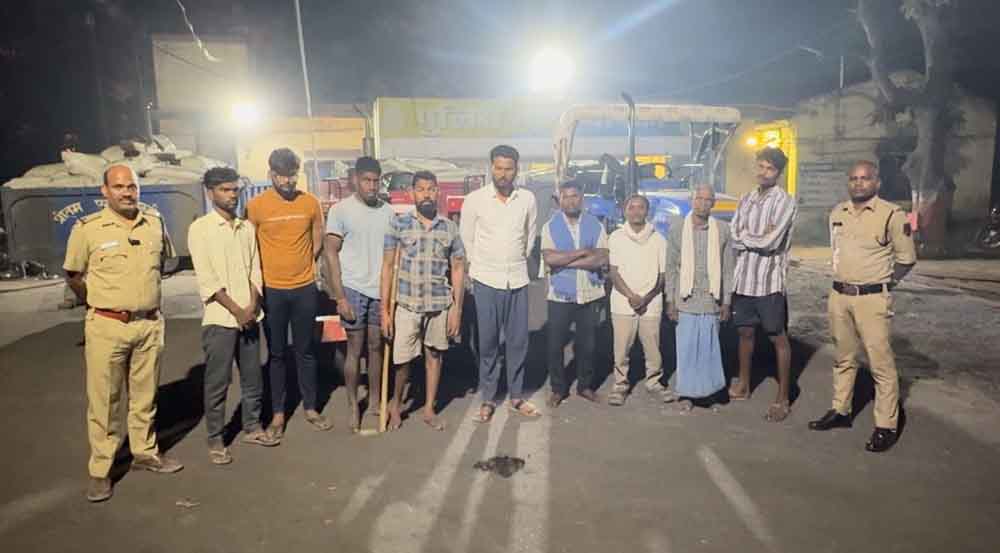 छत्तीसगढ़-कोरबा में नौ चोरों से 400 बोरी सीमेंट और 55 हजार नकदी बरामद 1 Chhattisgarh 04 2