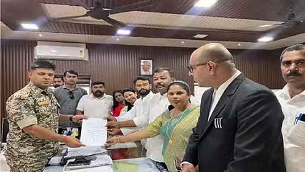 छत्तीसगढ़-जगदलपुर के कांग्रेस पदाधिकारियों ने महापौर के खिलाफ दिया ज्ञापन 1 Chhattisgarh 05 2 3