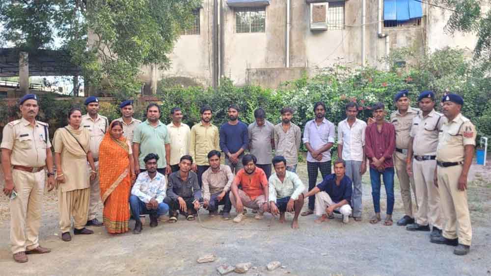 छत्तीसगढ़-बलौदा बाजार के दामाखेड़ा आश्रम में उपद्रव पर एक महिला और नाबालिग सहित 16 गिरफ्तार 1 Chhattisgarh 15 2 1