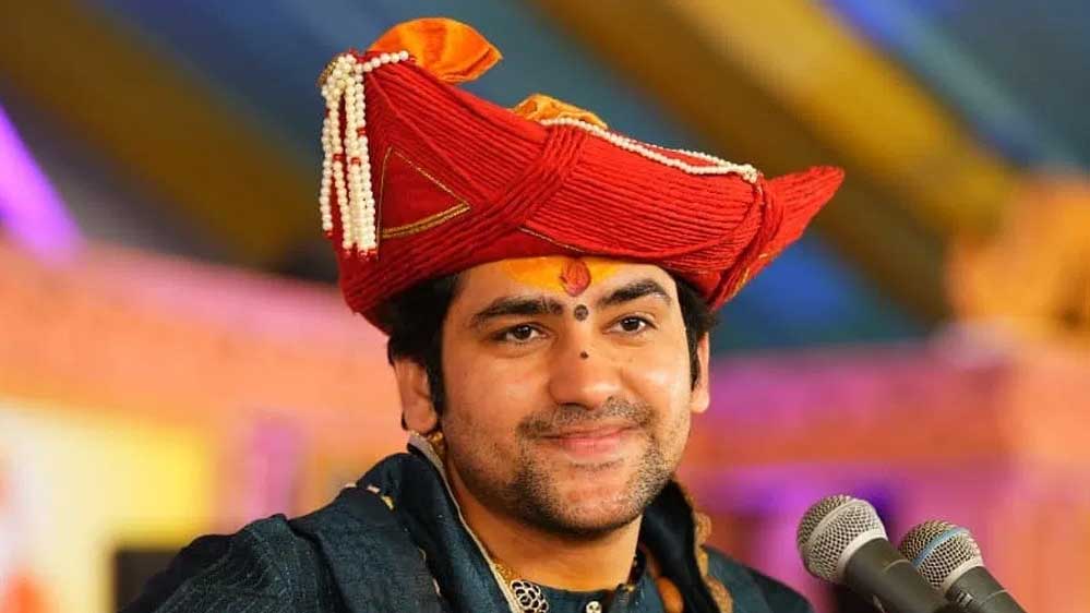 धीरेंद्र कृष्ण शास्त्री ने प्रयागराज महाकुंभ में मुसलमानों की दुकानों और गैर हिंदुओं की एंट्री बैन करने का समर्थन किया 1 Dhirendra Krishna Shastri 63 3