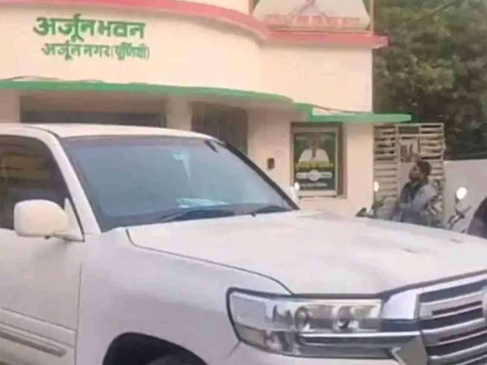 लॉरेंस बिश्नोई गैंग ने दी थी धमकी, पप्पू यादव को बुलेटप्रूफ लैंड क्रूजर गिफ्ट, गोली-ग्रेनेड बेअसर रहेगा 1 car1 4